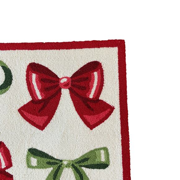 Loloi BOWS Hooked Holiday Rug 27x45 Red Green White Christmas Decor New - Picture 10 of 10